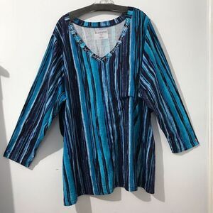 Roaman’s blk/blue Strike blouse size 4X.     A325￼